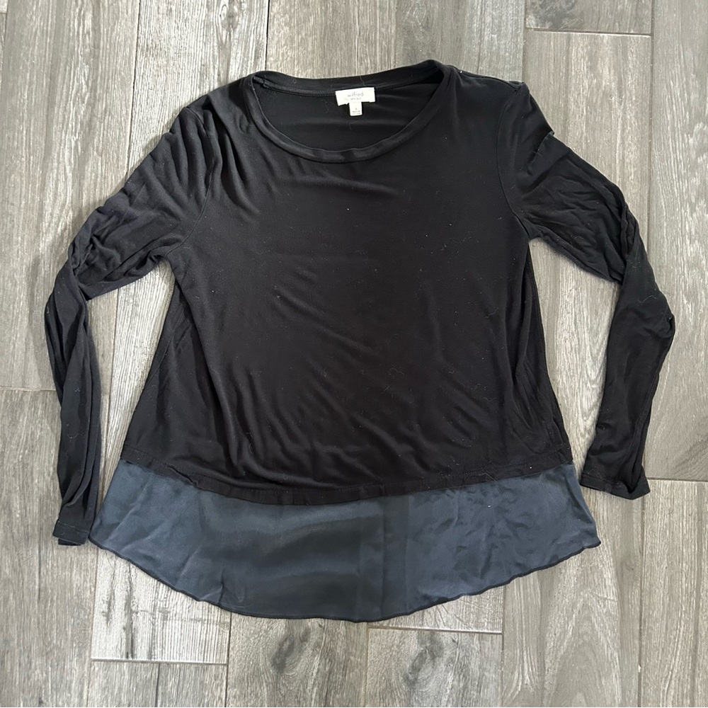 Aritzia Wilfred Silk and Rayon Blend Long Sleeve Shirt Women’s Size Small